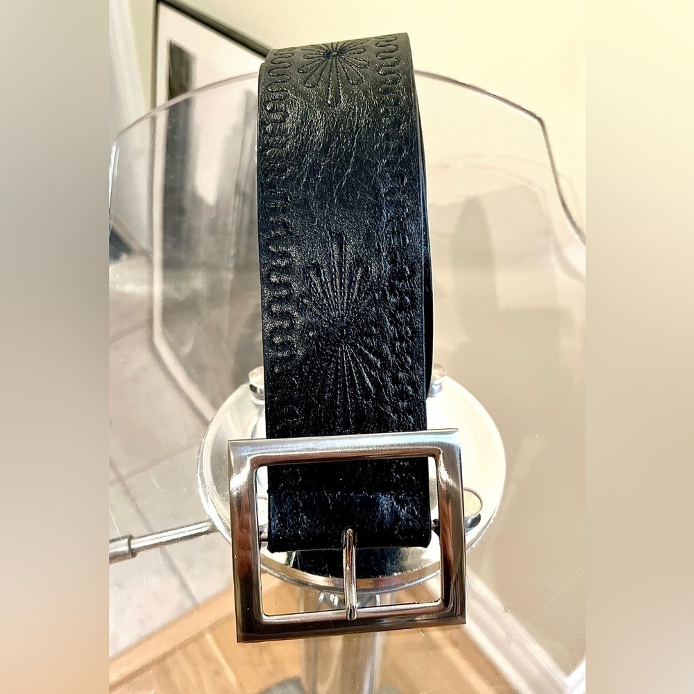 ❌SOLD Bianca Nygard Leather belt, black  w/embossed design, large silver buckl… - Picture 3 of 5